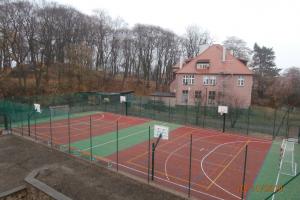 Boiska - o nawierzchni poliuretanowej