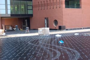 Zielone dachy i boiska na dachach