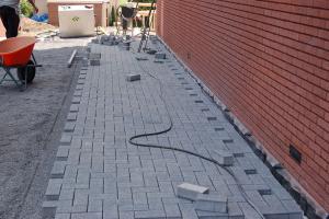 Zielone dachy i boiska na dachach