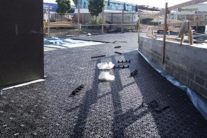 Zielone dachy i boiska na dachach