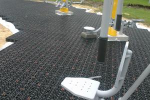 Place zabaw i siłownie zewnętrzne