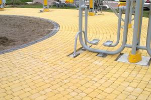 Place zabaw i siłownie zewnętrzne