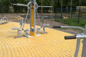 Place zabaw i siłownie zewnętrzne